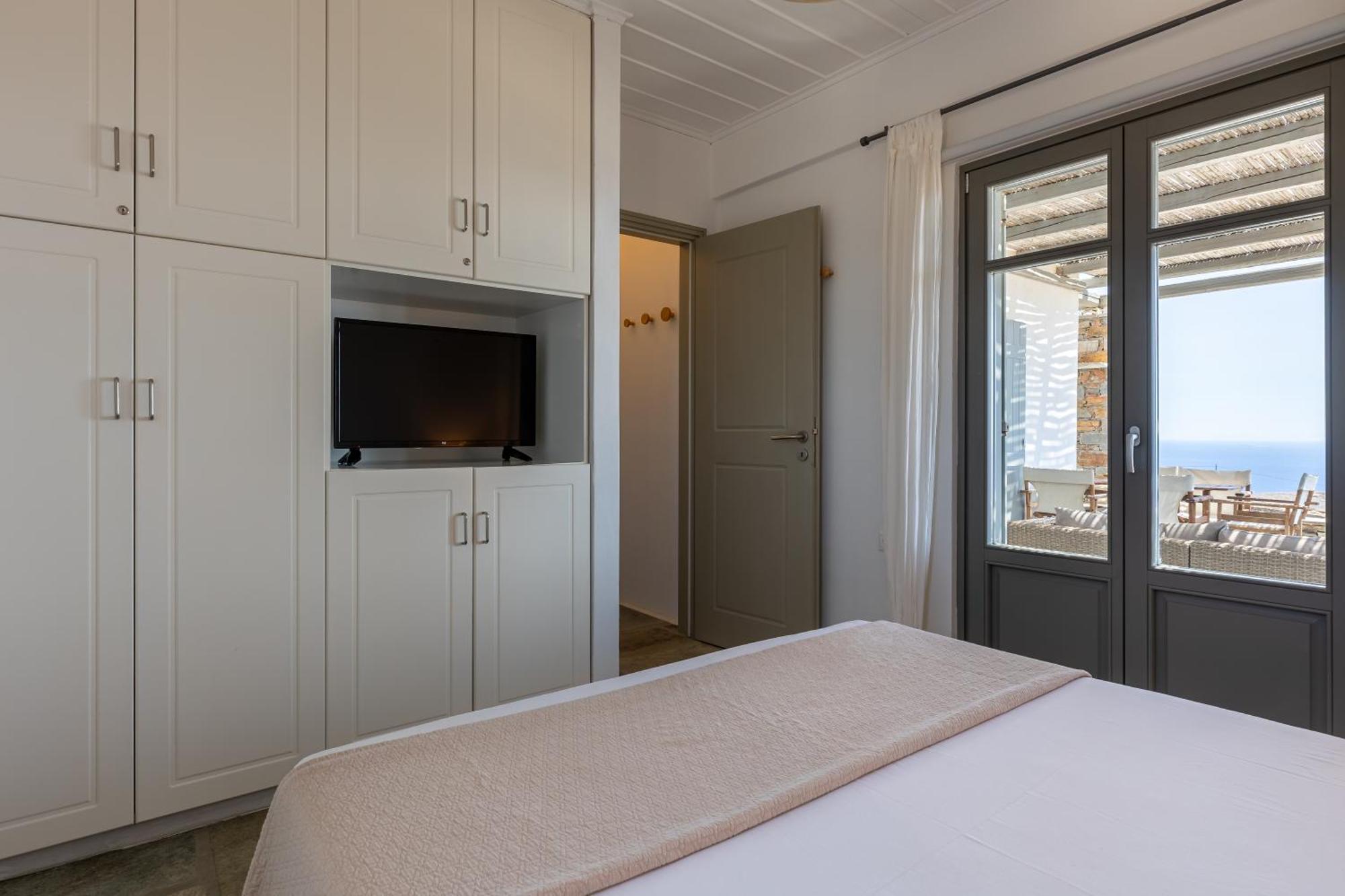 Holiday home Avra House *